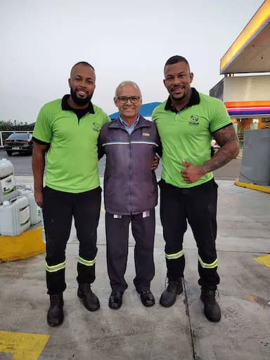 Clientes e Amigos